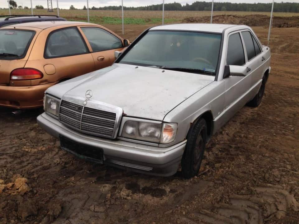 Mercedes-Benz 190 2
