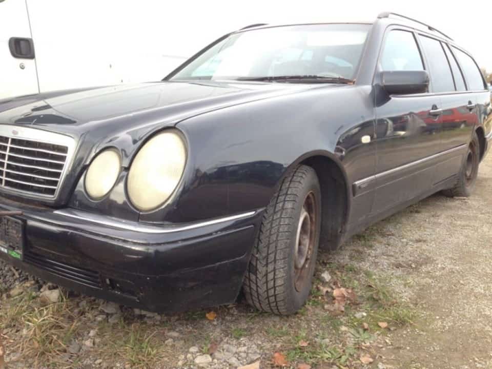 Mercedes-Benz Třídy E 290TD COMBI 95kW - díly z vozu
