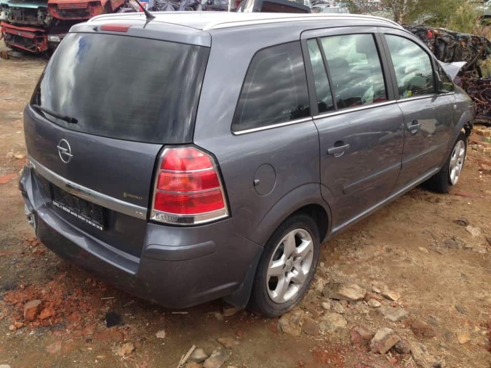 Opel Zafira 1