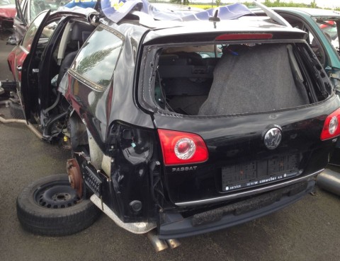 Volkswagen Passat 2.0tdi 103kw pouze díly