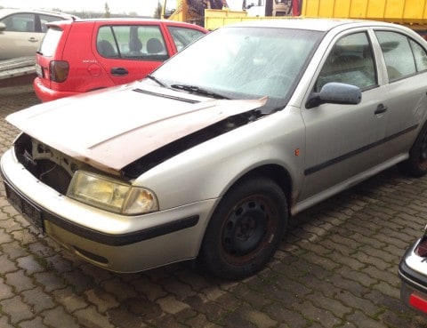 Škoda Octavia 1.6i 55kw - jen díly