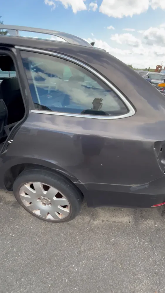 Škoda Superb II — Zadní část boku Combi